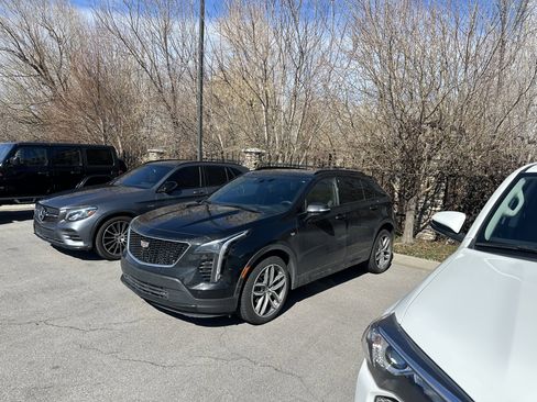 Used 2023 Cadillac XT4 Sport image 2