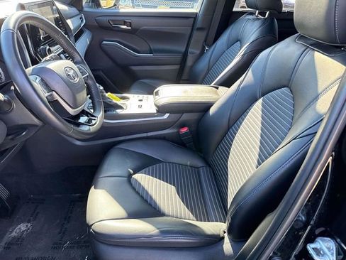 Used 2024 Toyota Highlander XSE image 22