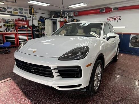 Used 2020 Porsche Cayenne AWD/4WD image 1