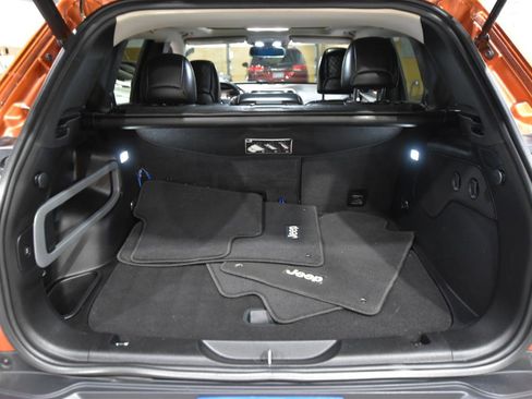 Used 2015 Jeep Cherokee Trailhawk w/ Comfort/Convenience Group AWD/4WD image 58