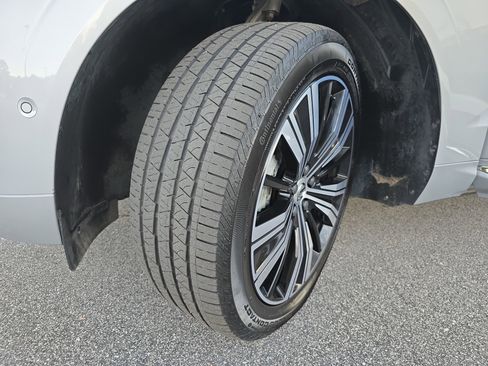 Used 2023 Volvo XC60 B5 Plus w/ Climate Package image 32