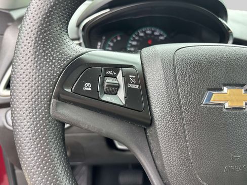 Used 2017 Chevrolet Trax LT AWD/4WD image 18