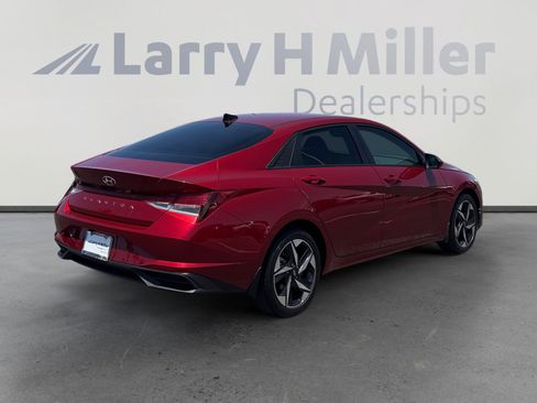 Used 2023 Hyundai Elantra SEL w/ Convenience Package FWD image 5