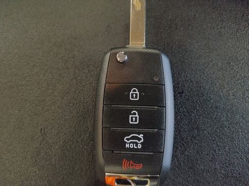 Used 2020 Kia Optima LX FWD image 32