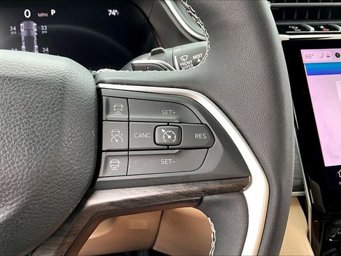 Used 2024 Jeep Grand Cherokee Limited w/ Luxury Tech Group II RWD image 35