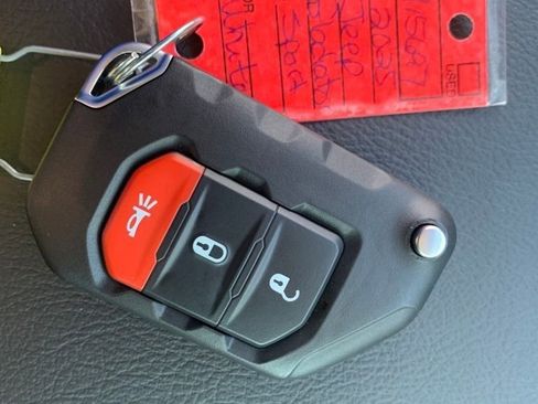 New 2025 Jeep Gladiator Sport image 30