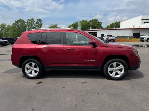 Used 2016 Jeep Compass Latitude AWD/4WD image 6