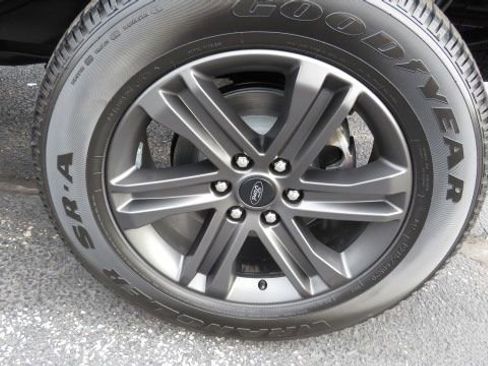 Certified 2023 Ford F150 Lariat w/ Equipment Group 502A High image 31