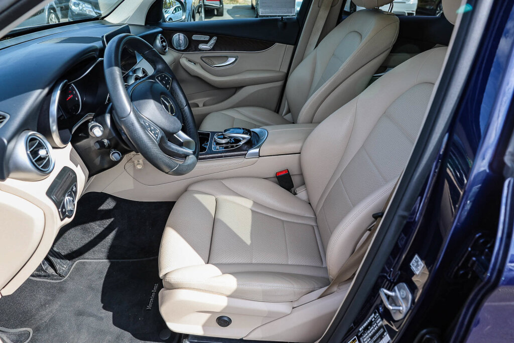 Used 2018 Mercedes-Benz GLC 300 4MATIC image 10