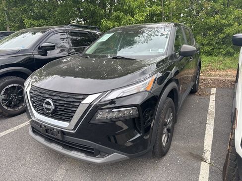 Used 2023 Nissan Rogue S AWD/4WD image 2