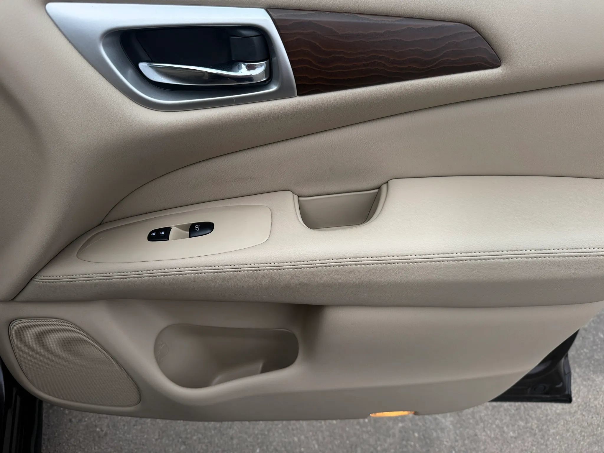 Used 2020 Nissan Pathfinder Platinum AWD/4WD image 25