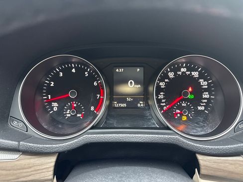 Used 2018 Volkswagen Passat 2.0T SE image 16