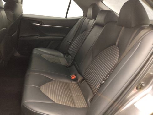 Used 2019 Toyota Camry SE FWD image 18