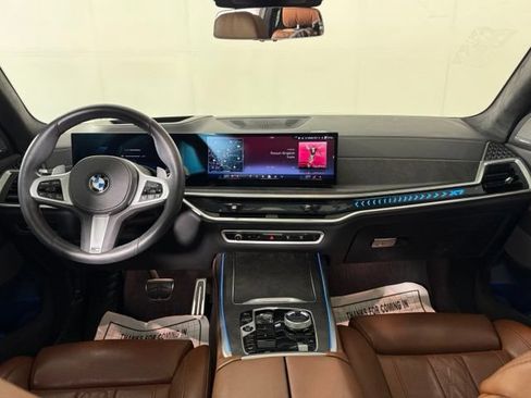 Used 2025 BMW X7 xDrive40i w/ M Sport Package AWD/4WD image 26
