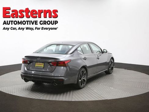 Used 2023 Nissan Altima 2.5 SR FWD image 39