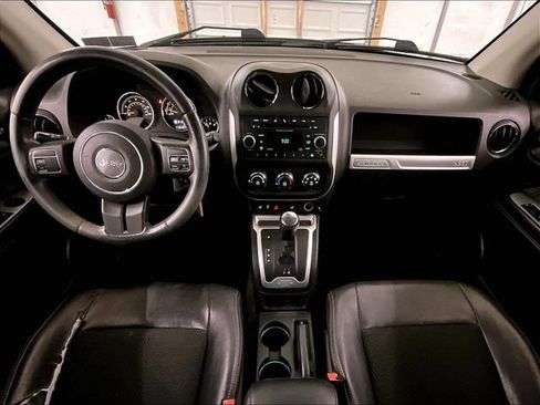 Used 2014 Jeep Compass Latitude AWD/4WD image 15