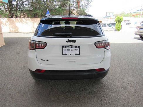 Used 2023 Jeep Compass Latitude w/ Convenience Group AWD/4WD image 3