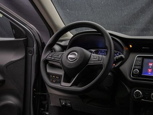 New 2025 Nissan Kicks Play S image 14