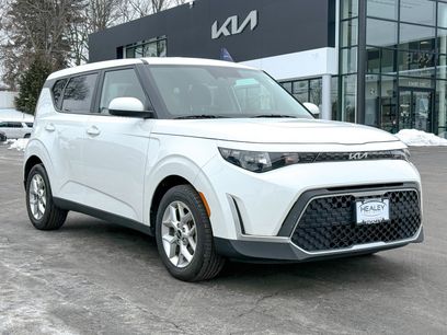 Used 2023 Kia Soul LX w/ LX Technology Package