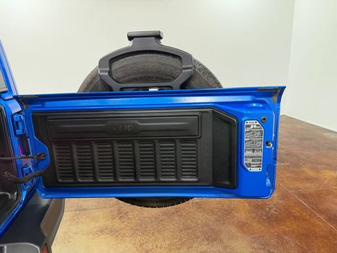 Used 2024 Jeep Wrangler Unlimited Sahara w/ Technology Group AWD/4WD image 70