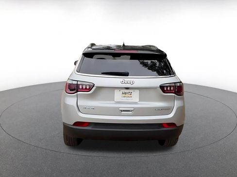 Used 2025 Jeep Compass Limited image 12