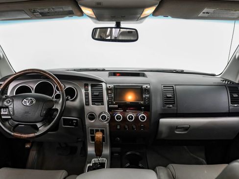 Used 2010 Toyota Tundra Limited AWD/4WD image 16