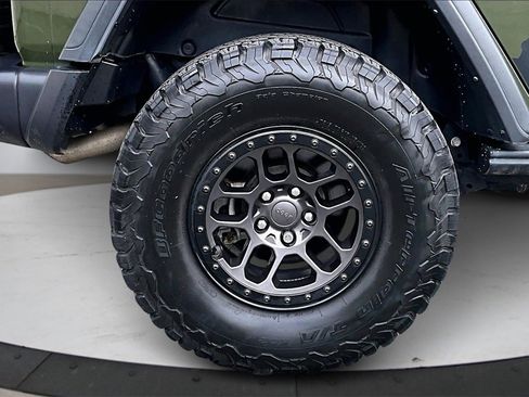 Certified 2023 Jeep Wrangler Rubicon w/ Xtreme 35 Tire Package image 36