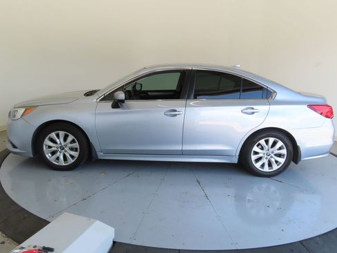 Used 2017 Subaru Legacy 2.5i Premium AWD/4WD image 6
