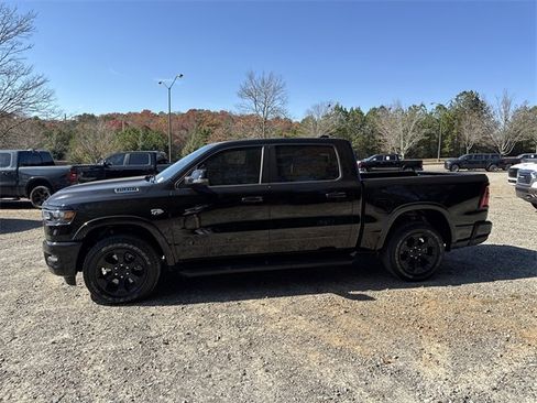New 2026 RAM 1500 4x4 Crew Cab image 8