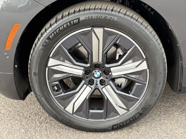 Used 2026 BMW iX xDrive45 w/ Premium Package AWD/4WD image 11