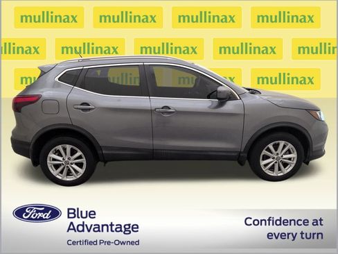 Used 2019 Nissan Rogue Sport SV w/ All-Weather Package image 2