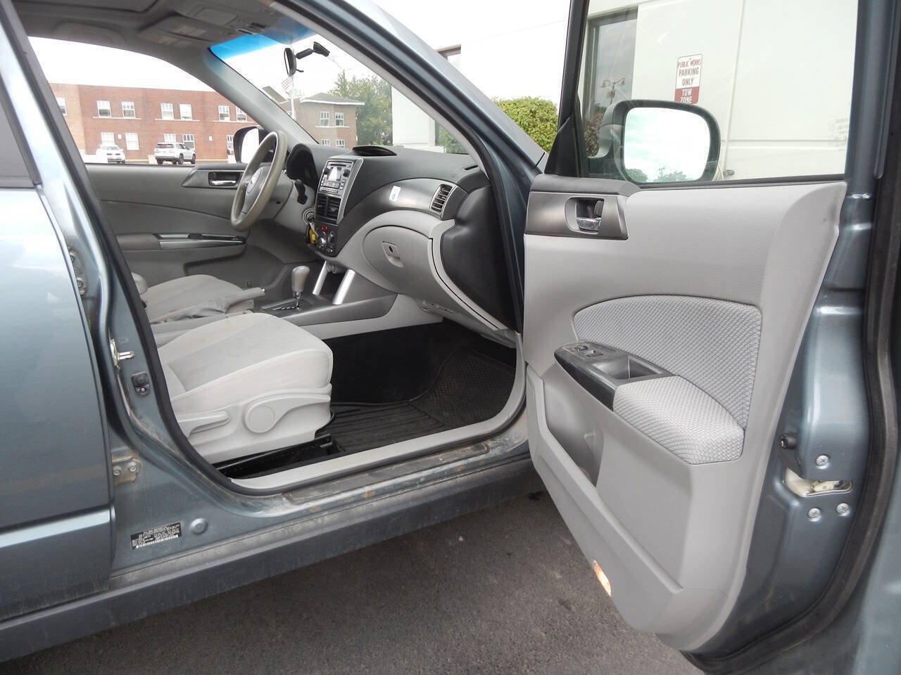 Used 2013 Subaru Forester 2.5X Premium w/ All-Weather Pkg AWD/4WD image 34