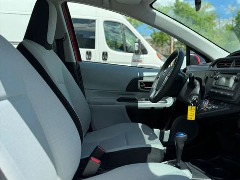 Used 2012 Toyota Prius C One FWD image 20