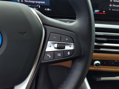 Used 2023 BMW i4 eDrive40 w/ Premium Package image 27