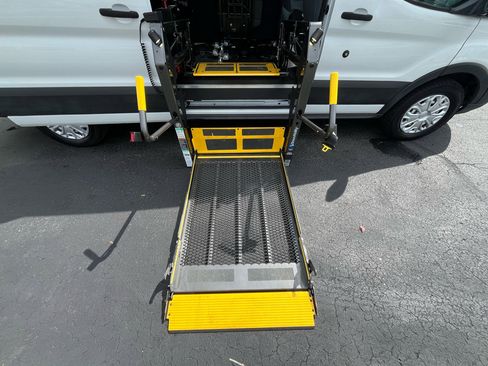 Used 2019 Ford Transit 350 XL image 18