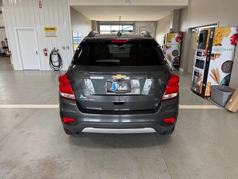 Used 2018 Chevrolet Trax LT w/ LT Convenience Package AWD/4WD image 6
