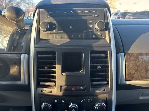 Used 2010 Dodge Grand Caravan SXT image 15