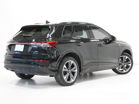 Used 2023 Audi Q4 e-tron Prestige image 7