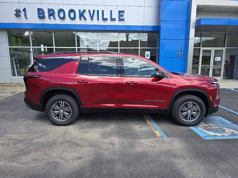 New 2026 Chevrolet Traverse LT w/ LPO, Floor Liner Package AWD/4WD image 8