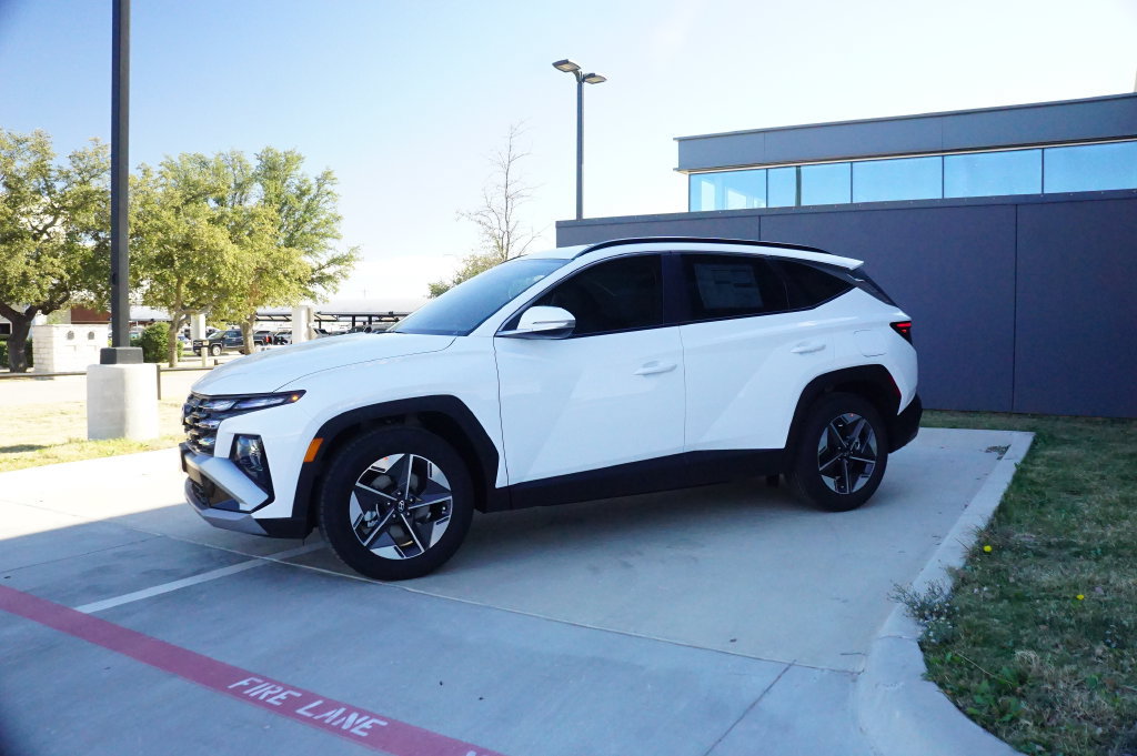 New 2026 Hyundai Tucson SEL FWD image 2