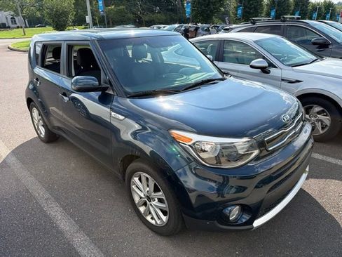 Used 2018 Kia Soul + w/ Audio Package FWD image 14