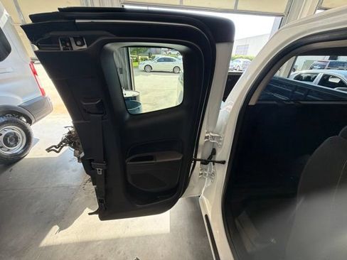 Used 2022 Chevrolet Colorado LT w/ Fleet Safety Package RWD image 21
