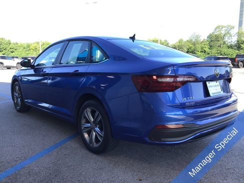 Used 2024 Volkswagen Jetta SE FWD image 10