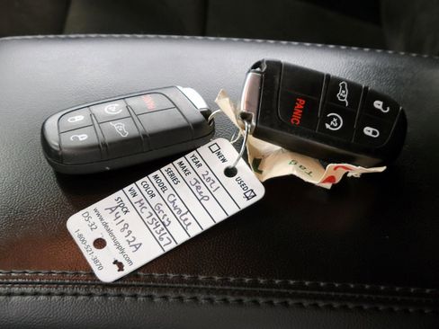 Used 2021 Jeep Grand Cherokee Laredo X image 24