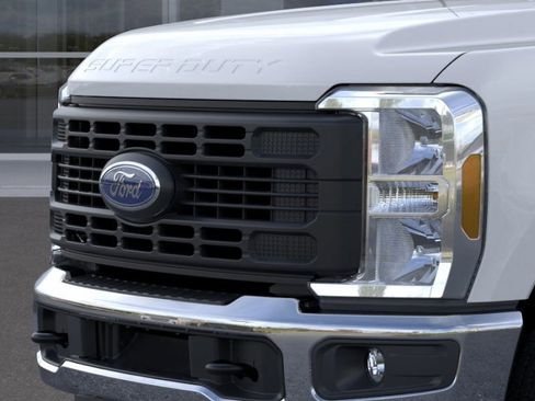 New 2026 Ford F350 XL w/ XL Chrome Package image 17