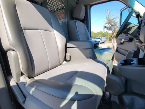 Used 2015 Nissan NV 2500 SV w/ Side & Curtain Airbag Package image 39