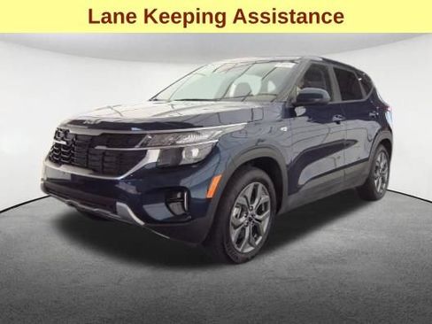 Used 2026 Kia Seltos LX AWD/4WD image 4