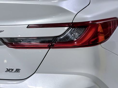 Used 2025 Toyota Camry XLE image 12