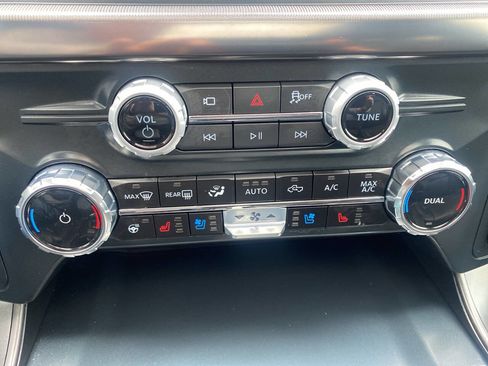 Used 2025 Ford F150 Lariat AWD/4WD image 30