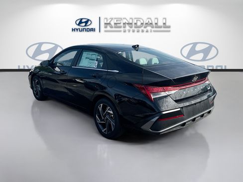 New 2026 Hyundai Elantra Limited FWD image 4